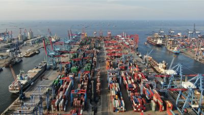 Pertumbuhan Peti Kemas Internasional Tembus 11%