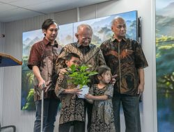 96 Tahun Prof Emil Salim, Legenda Lingkungan Hidup yang Tetap Menginspirasi
